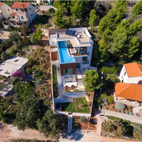 5 bedroom villa with heated infinity pool and sea views near Milna, Brac Island, sleeps 10